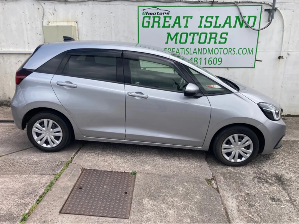 Honda Fit 1.5i Petrol Hybrid Automatic - Image 5