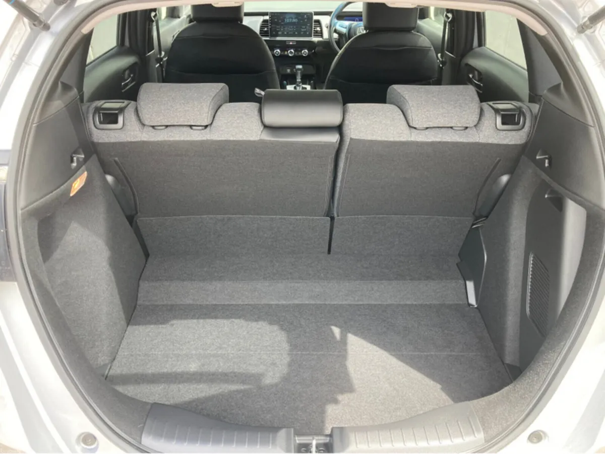 Honda Fit 1.5i Petrol Hybrid Automatic - Image 6