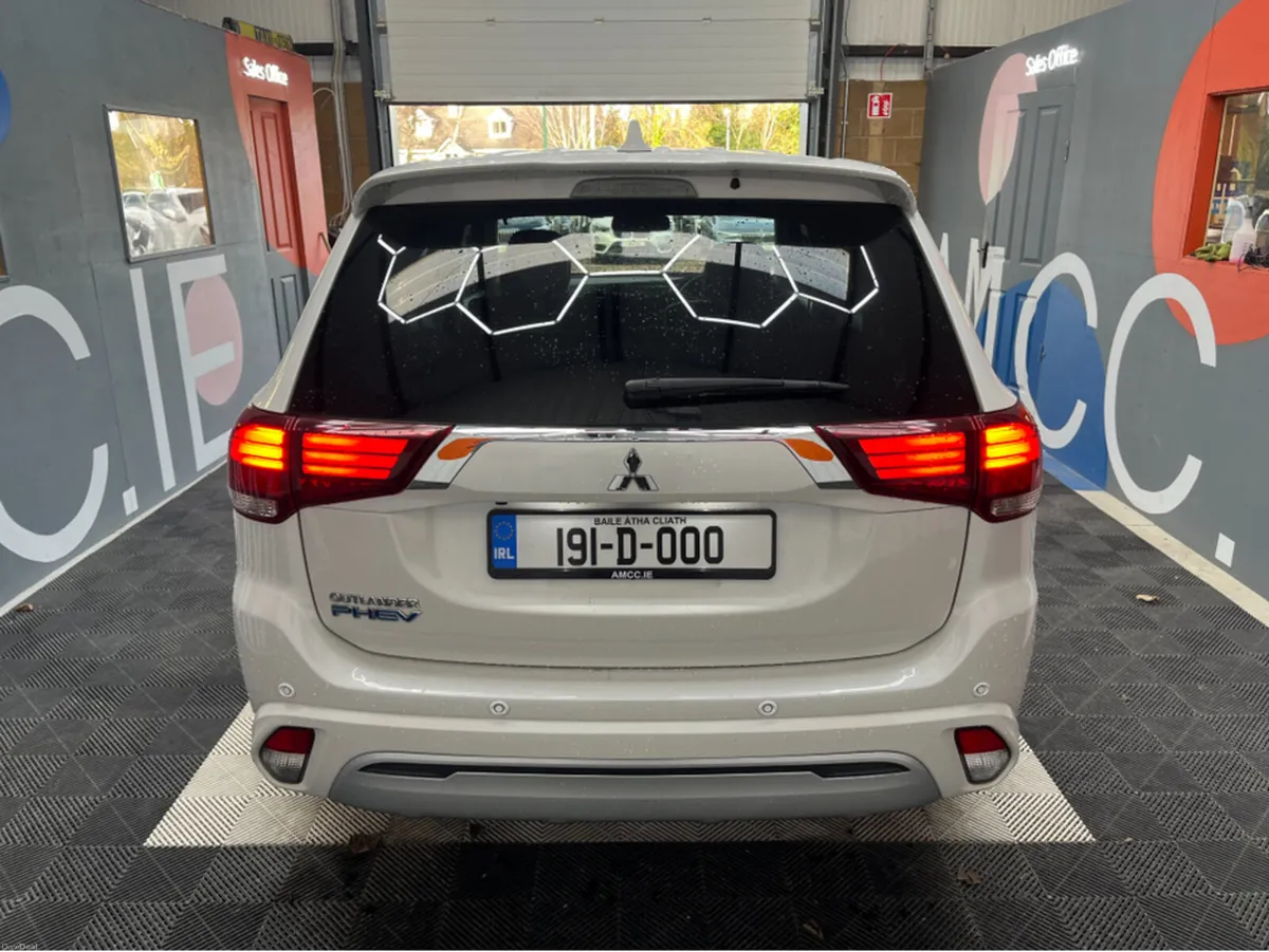 Mitsubishi Outlander 2019 MITSUBISHI OUTLANDER PHE - Image 3