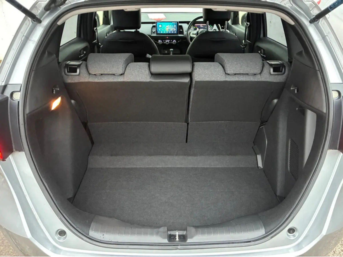 Honda Fit 1.5i Petrol Hybrid Automatic - Image 6