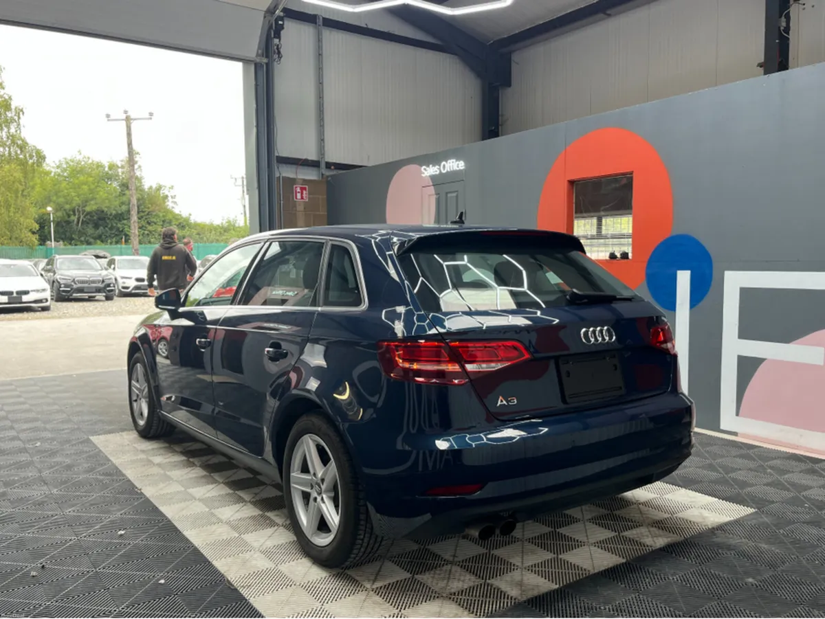 Audi A3 A3 AUTOMATIC 1.4 TFSI SPORT / 17k KMs / RE - Image 4