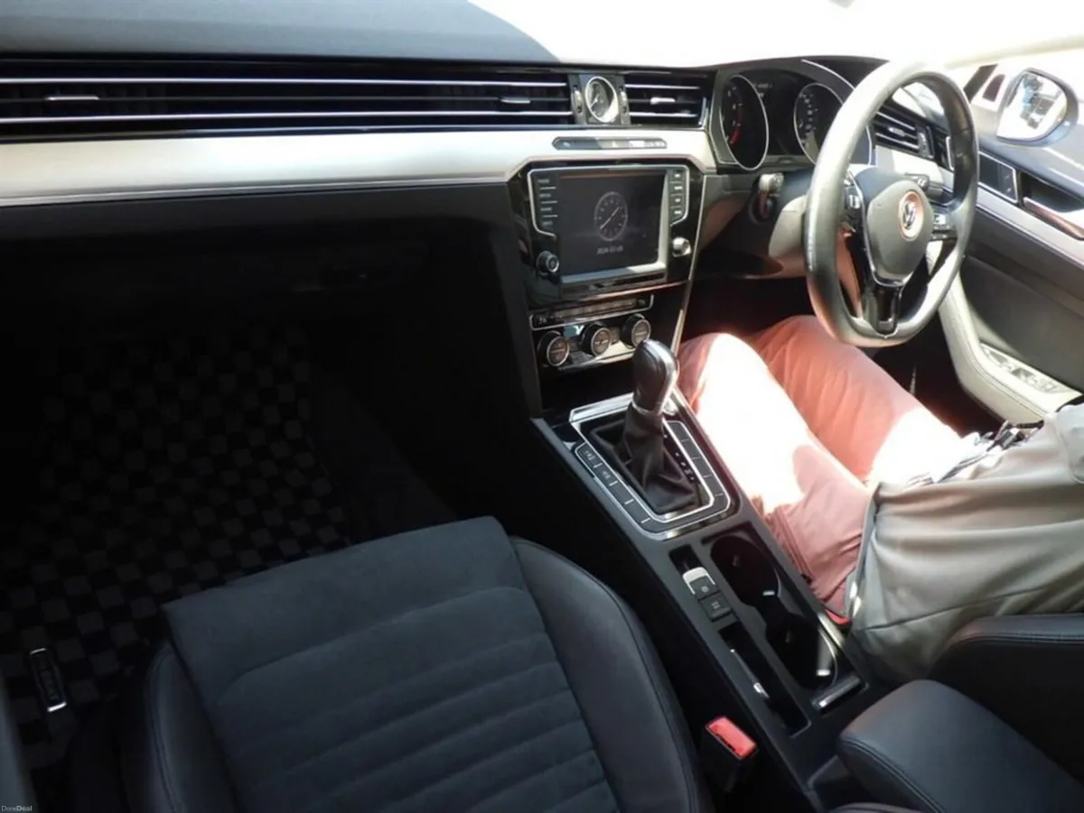 Volkswagen Passat €18950! 2017 VW PASSAT 1.4 TSI E - Image 3