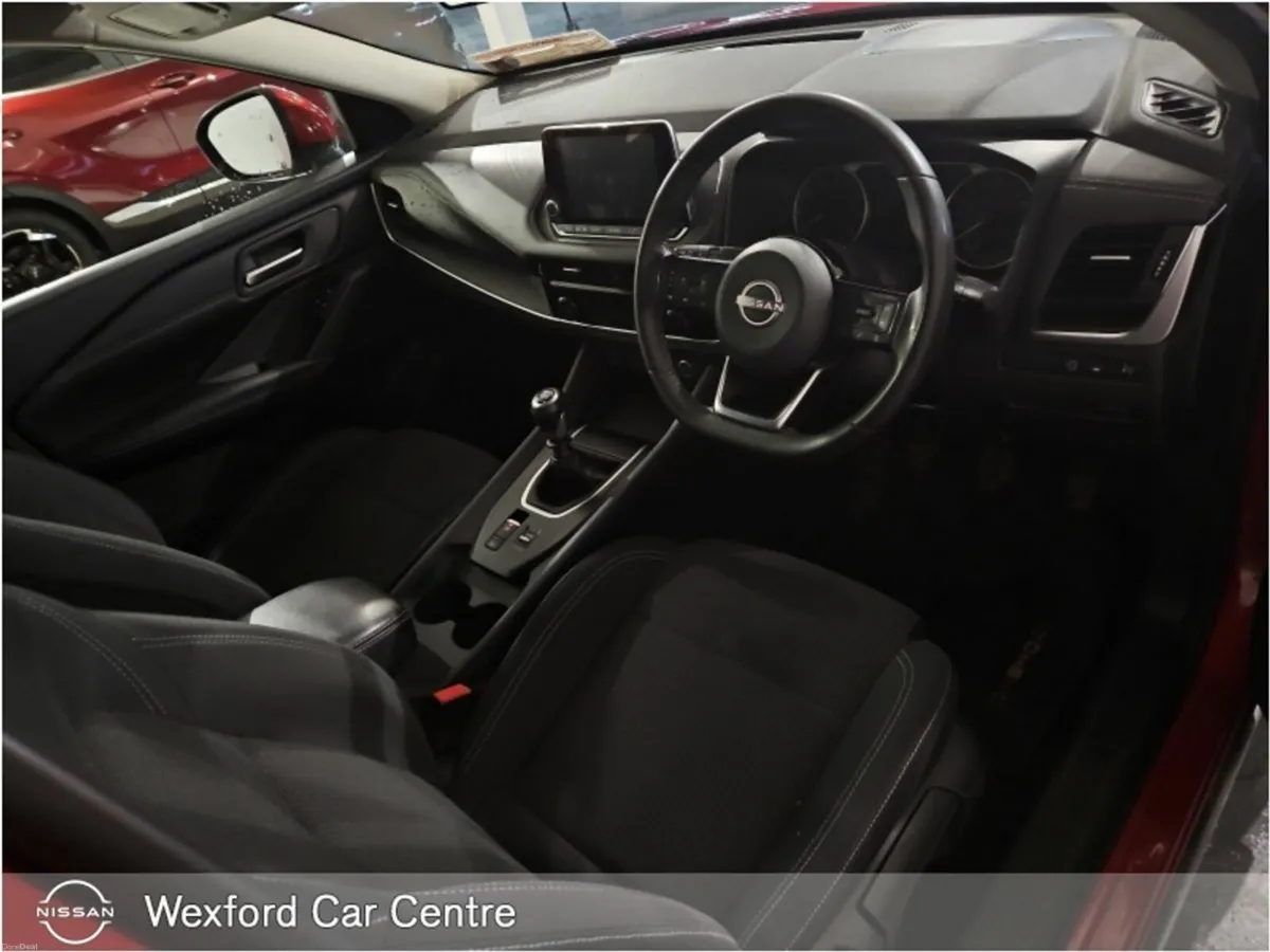 Nissan Qashqai 1.3 PET MILD HYBRID SV - Image 3