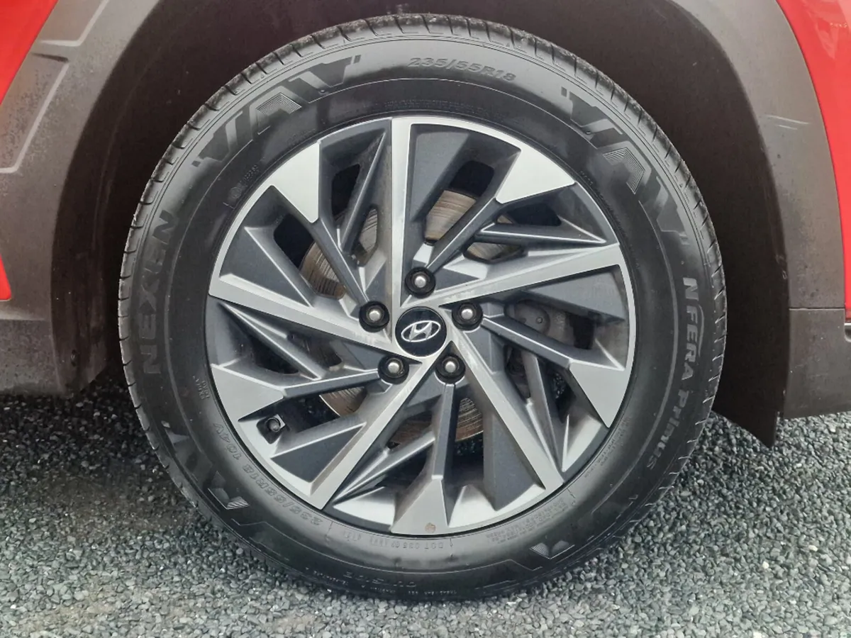 Hyundai Tucson Executive Plus TWO Tone 5DR 1.6D*QU - Image 4