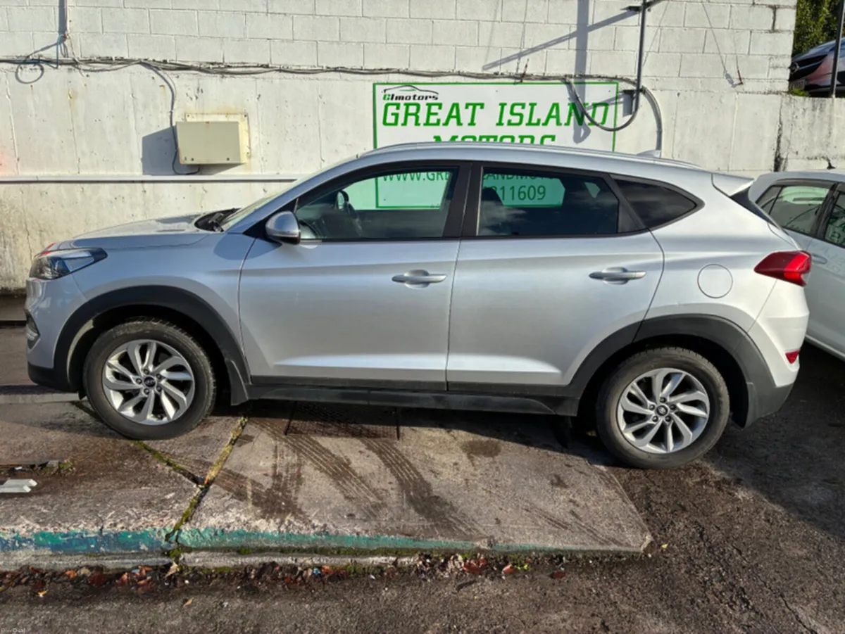 Hyundai Tucson 1.7 D Executive - Image 2