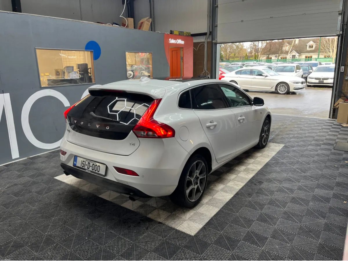 Volvo V40 €13950 2015 VOLVO V40 AUTOMATIC PAN ROOF - Image 2