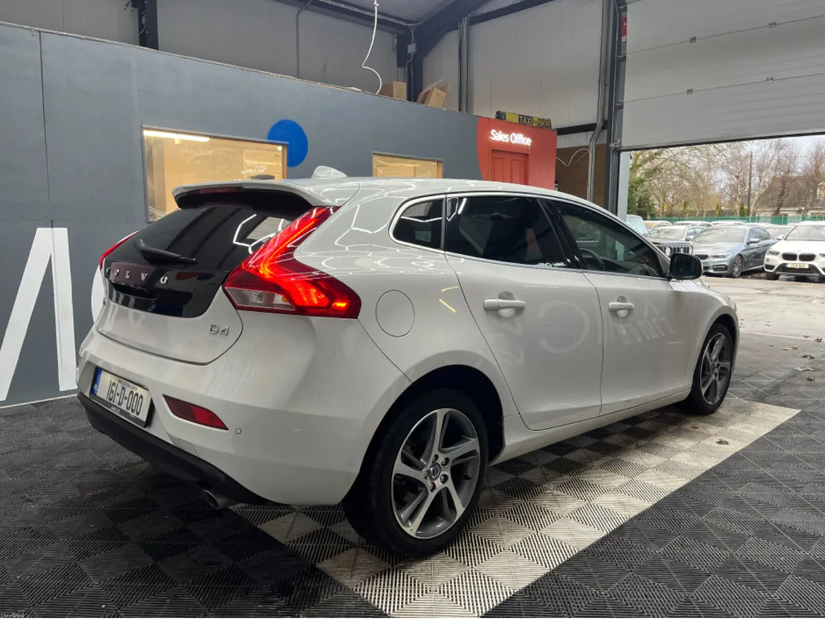 Volvo V40 €13950! 2016 VOLVO V40 AUTOMATIC / REVER - Image 2