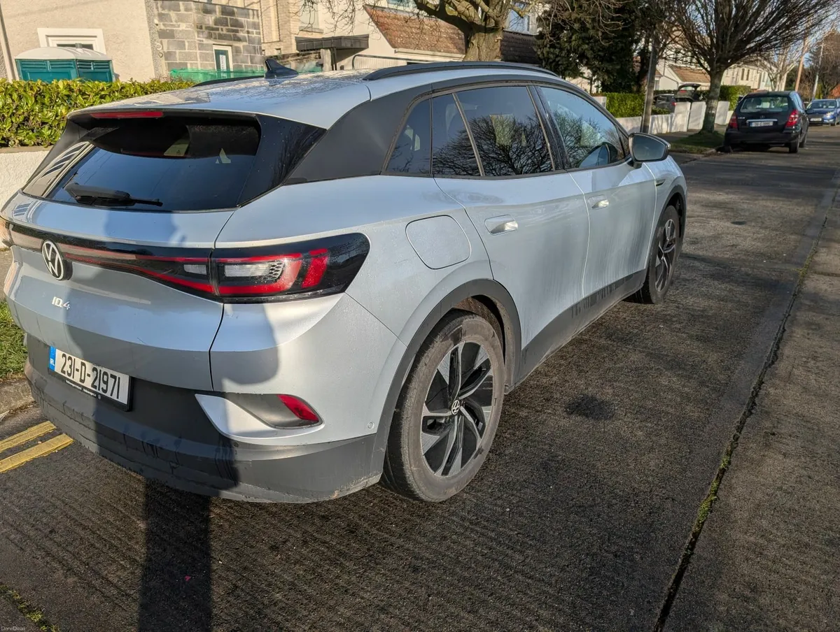 Volkswagen ID.4 2023 77kWh 174bhp Low Mileage - Image 4