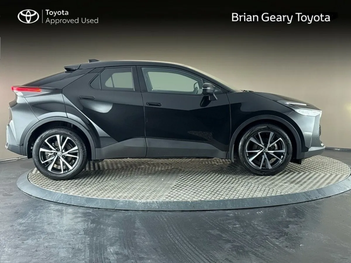 Toyota C-HR HYBRID SPORT - Image 3
