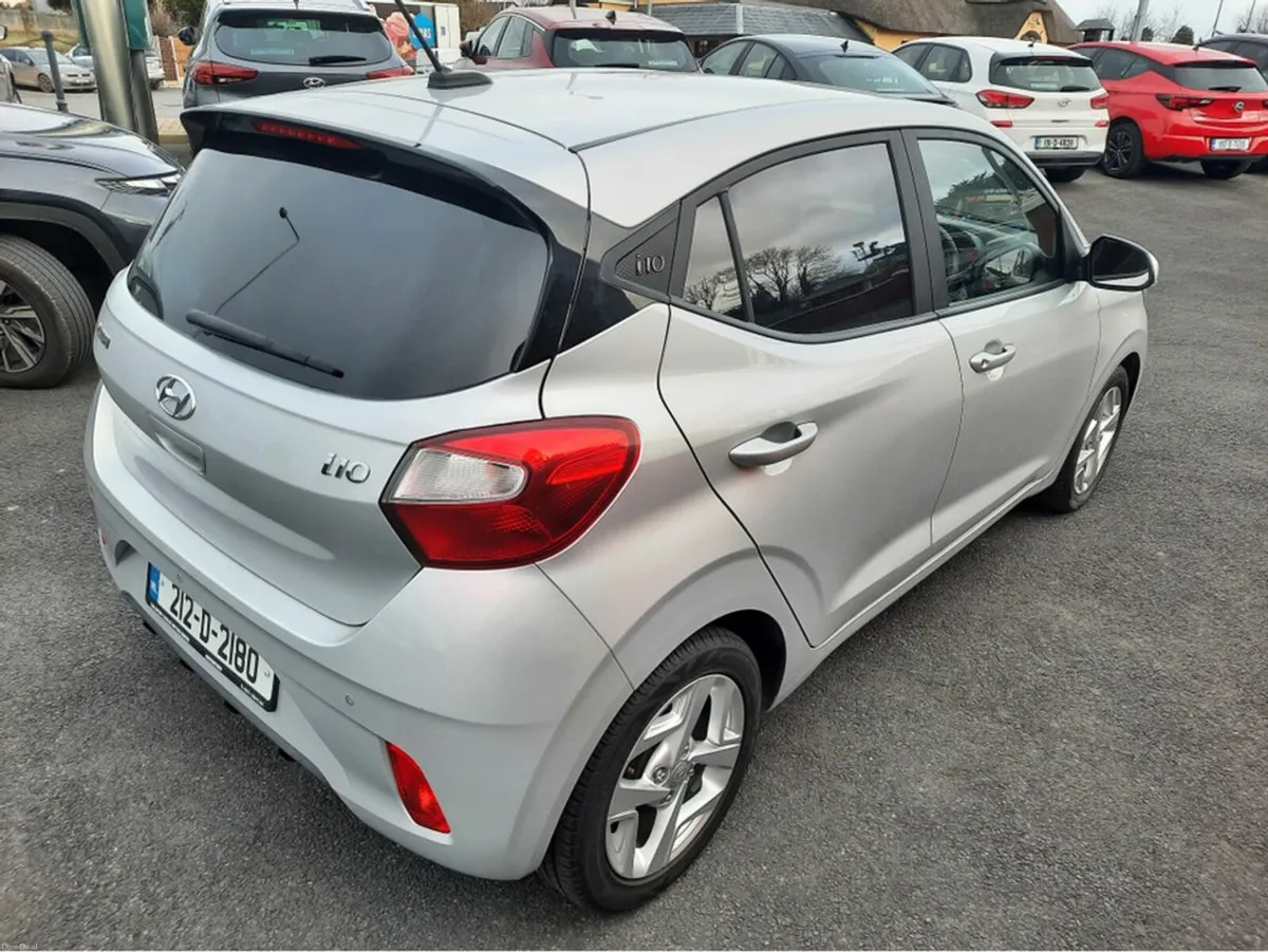Hyundai i10 DELUXE 5DR - Image 4