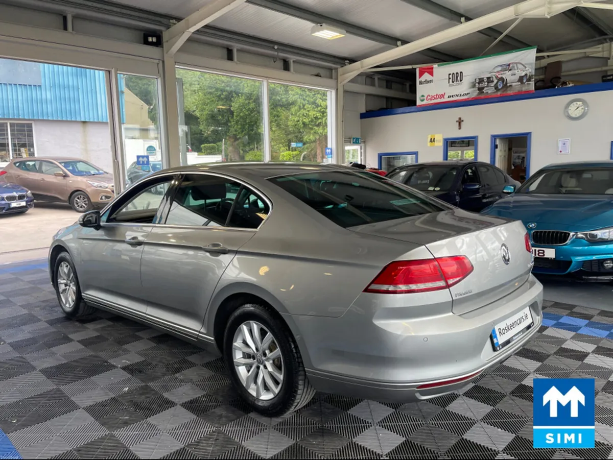 Volkswagen Passat COMFORTLINE 1.6 TDI MANUAL 6SPEE - Image 4