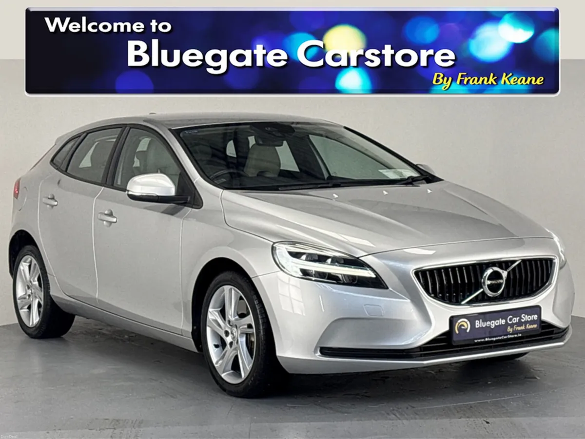 Volvo V40 D2 MOMENTUM AUTO**REVERSE CAMAERA**PARKI - Image 1