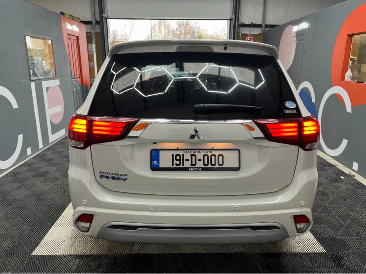 Mitsubishi Outlander €22950! 2019 MITSUBISHI OUTLA - Image 3