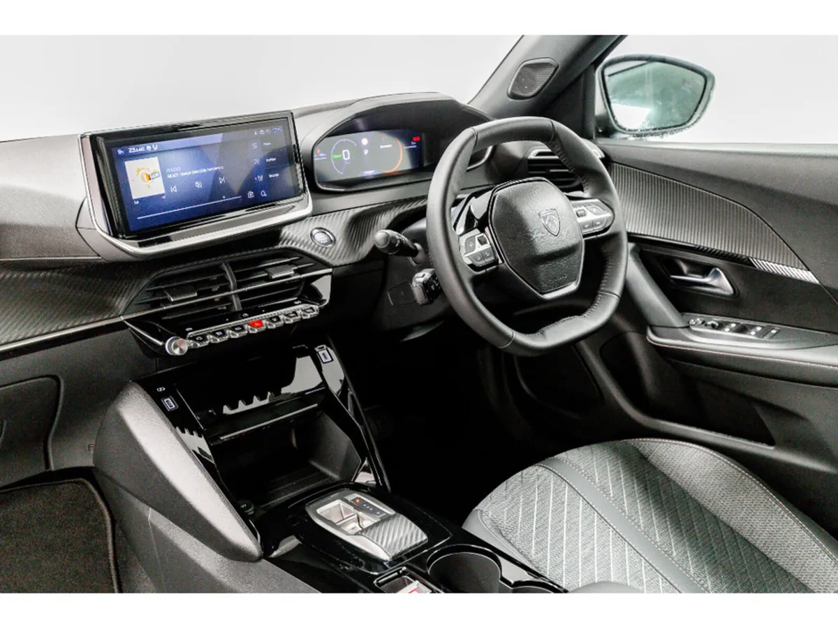 Peugeot 2008 *Demo model* E-Allure 54kWh Auto 155H - Image 6