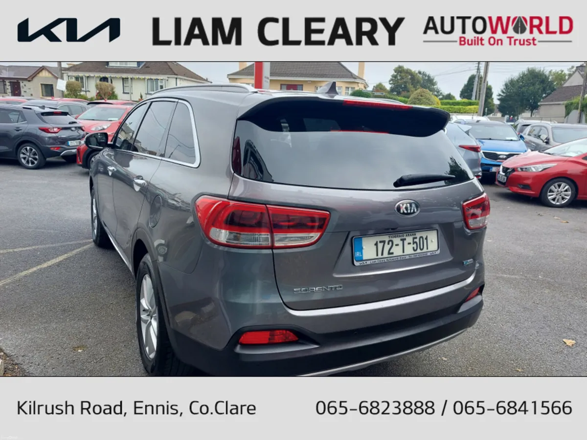 Kia Sorento PLATINUM 4X2 5DR 7 SEATS - Image 5