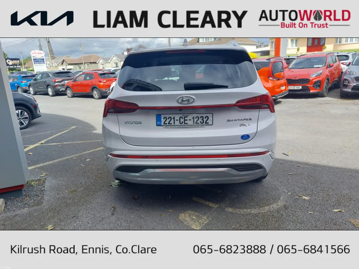 Hyundai Santa Fe PHEV 7 Seater 5DR AUTO - Image 4