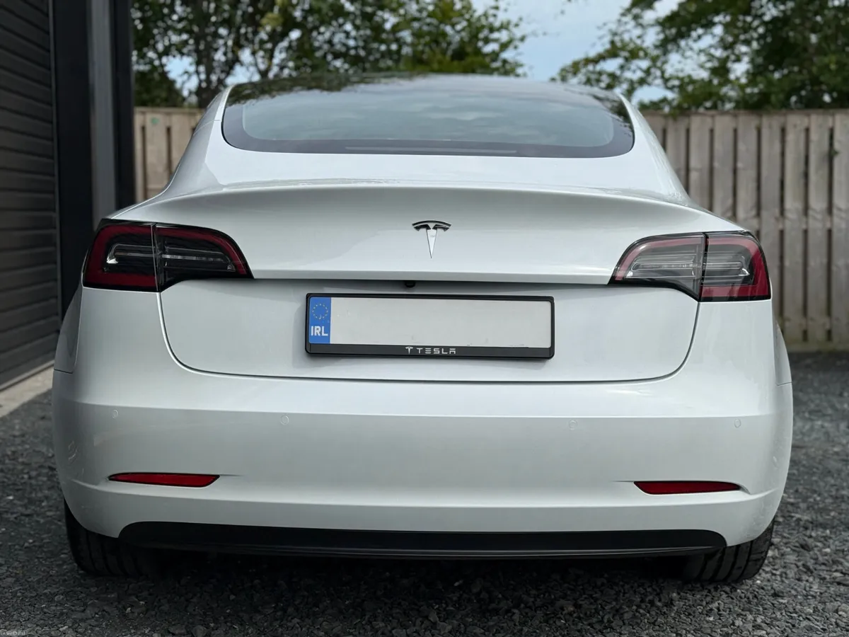 212 Tesla Model 3 Standard Plus - Image 3