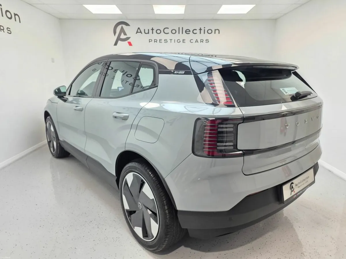 Volvo EX30 **PLUS MODEL 272BHP FULL ELECTRIC**1 OW - Image 3