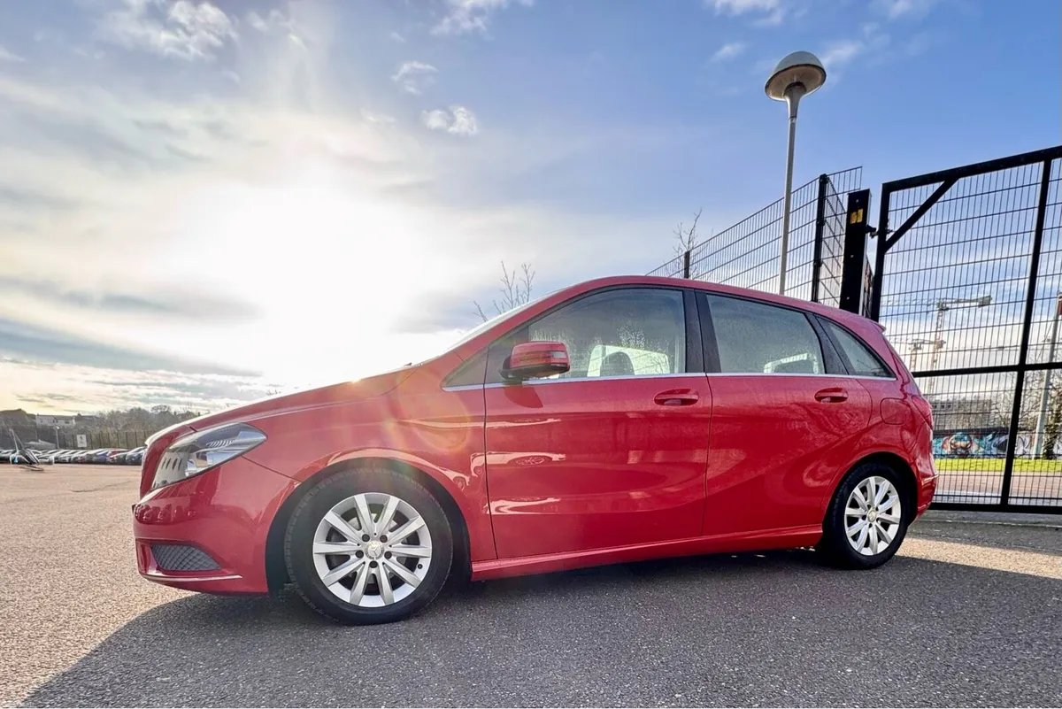 65k KM I B-Class 2014 I 1.6 Petrol l Automatic - Image 3
