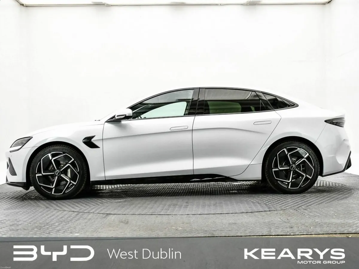 BYD SEAL Order your 261 Seal RWD Design White toda - Image 4