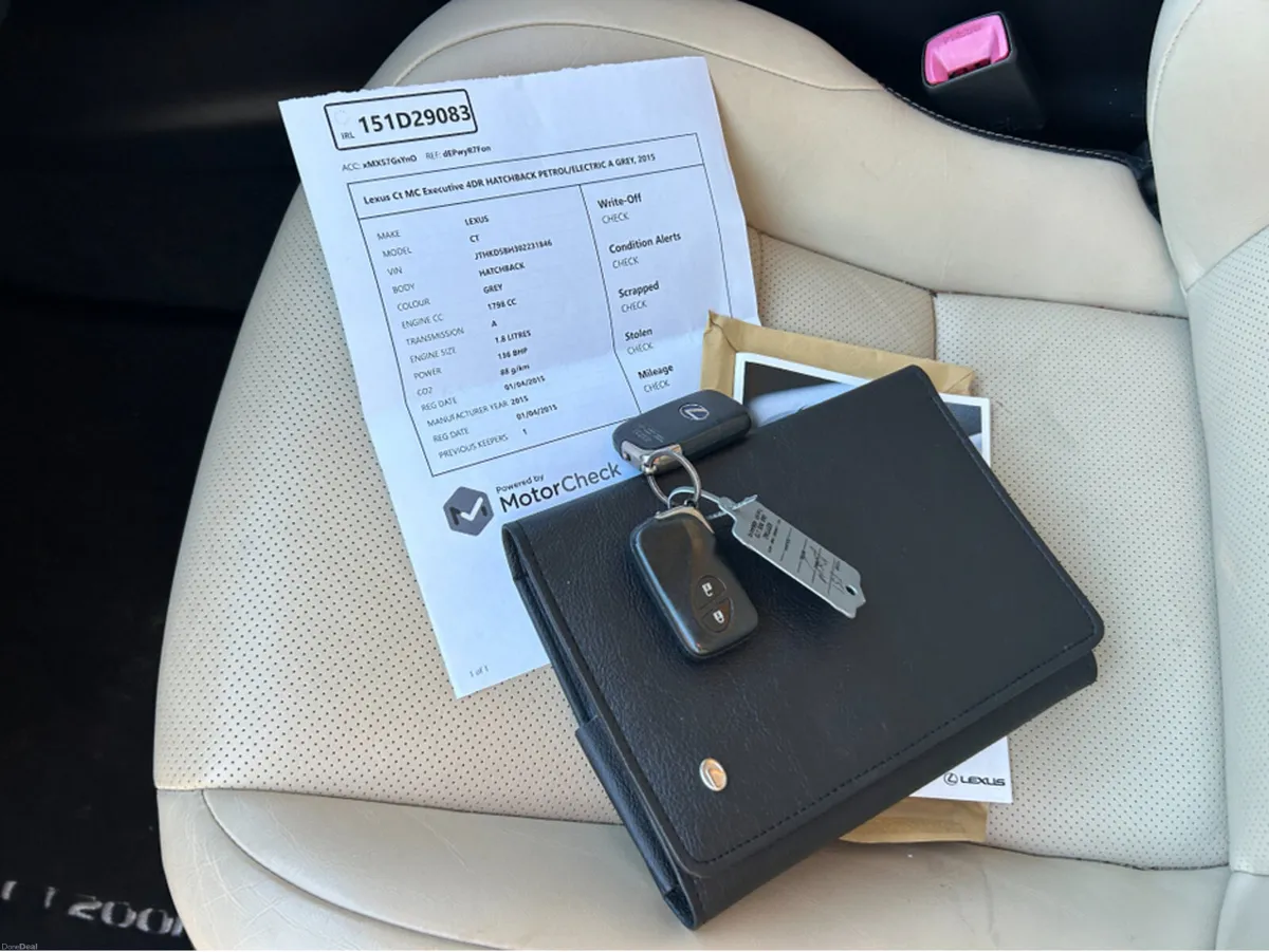 Lexus CT AUTO///ONLY 60K IRISH CAR///BEAUTIFULL UN - Image 2