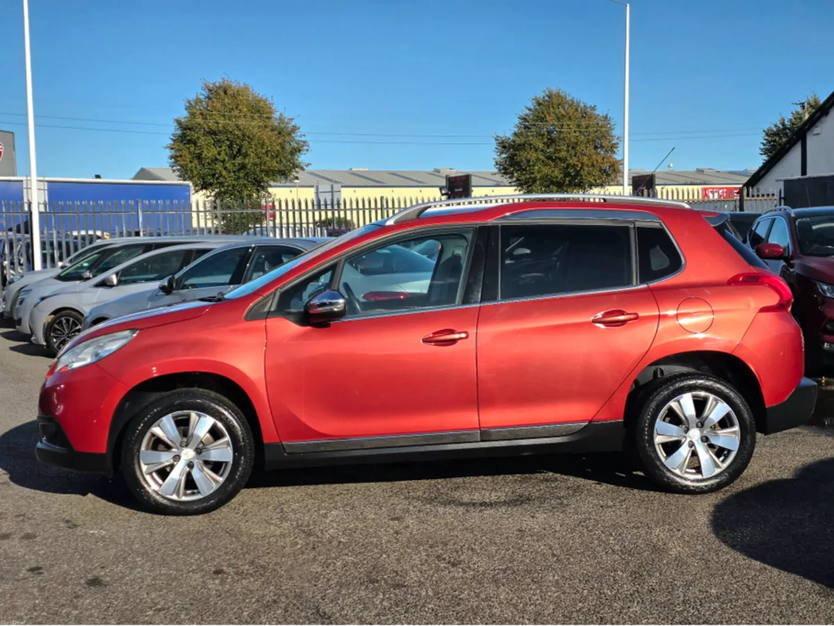 Peugeot 2008 ALLURE 1.2  ** PANORAMIC GLASS ROOF * - Image 4