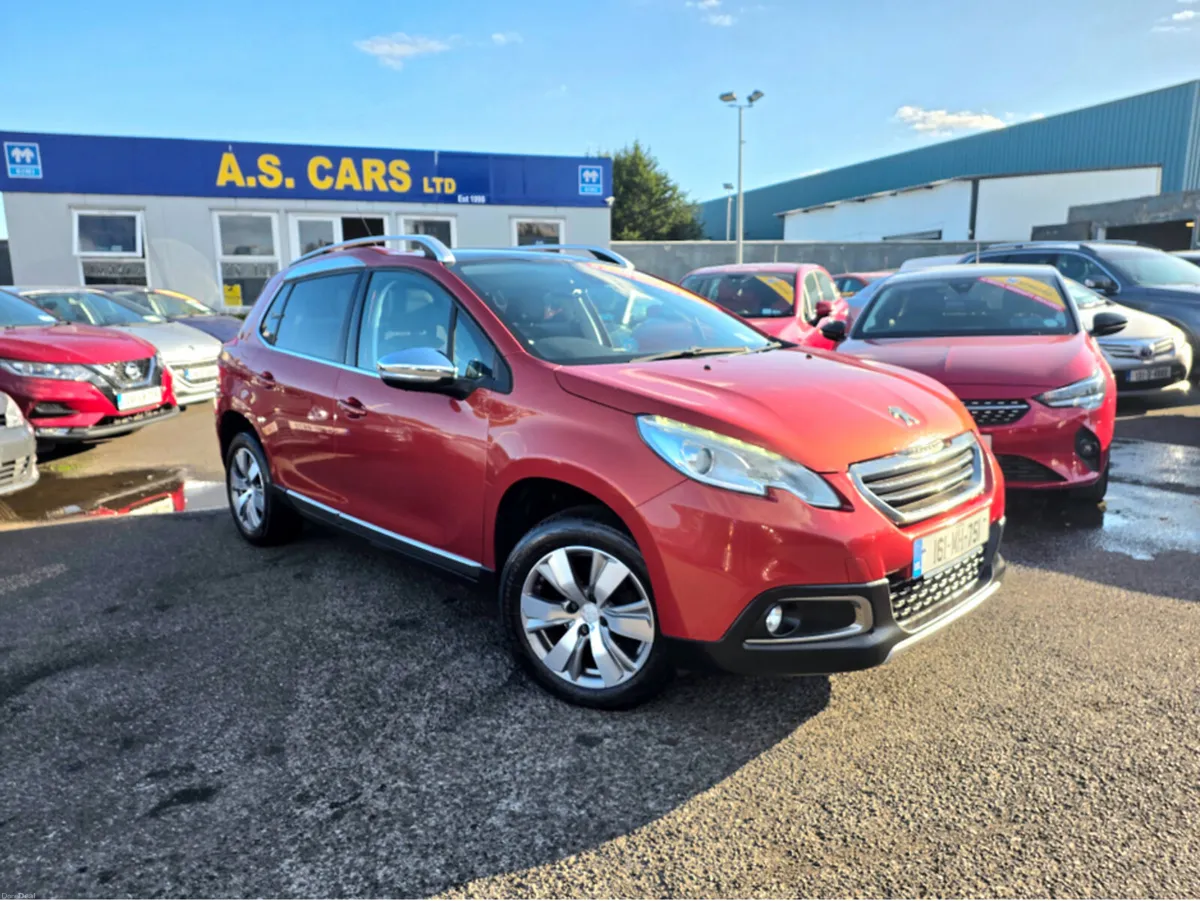 Peugeot 2008 ALLURE 1.2  ** PANORAMIC GLASS ROOF * - Image 2