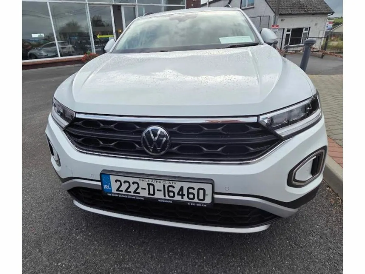 Volkswagen T-Roc LIFE 1.0 TSI MANUAL 6SPEED FWD 11 - Image 2