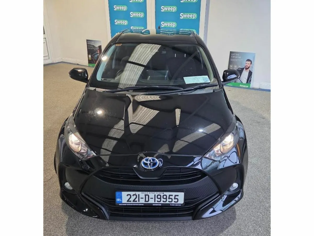 Toyota Yaris HYBRID LUNA AUTO 4DR - Image 4