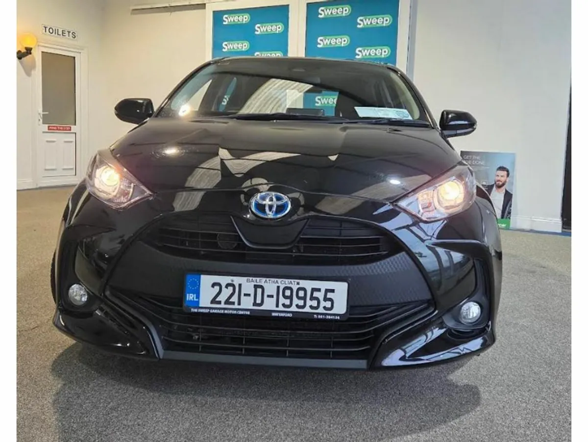 Toyota Yaris HYBRID LUNA AUTO 4DR - Image 1