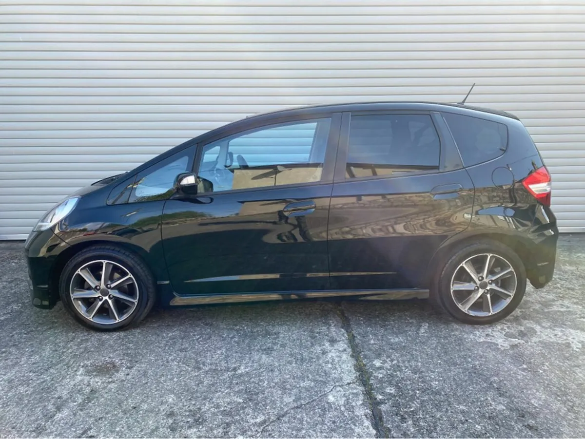 Honda Jazz 1.4 SI @ Waltons Garage Ranelagh - Image 3