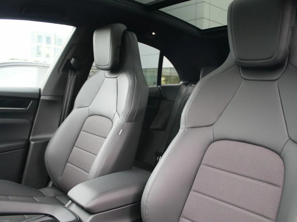 Porsche Macan 4 Electric - Image 5