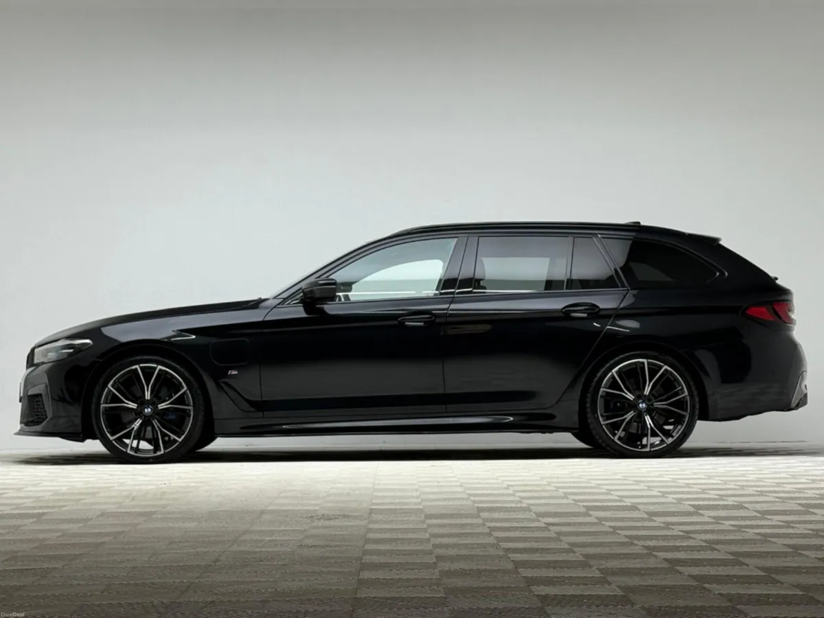 BMW 5-Series 530E M SPORT - Image 4