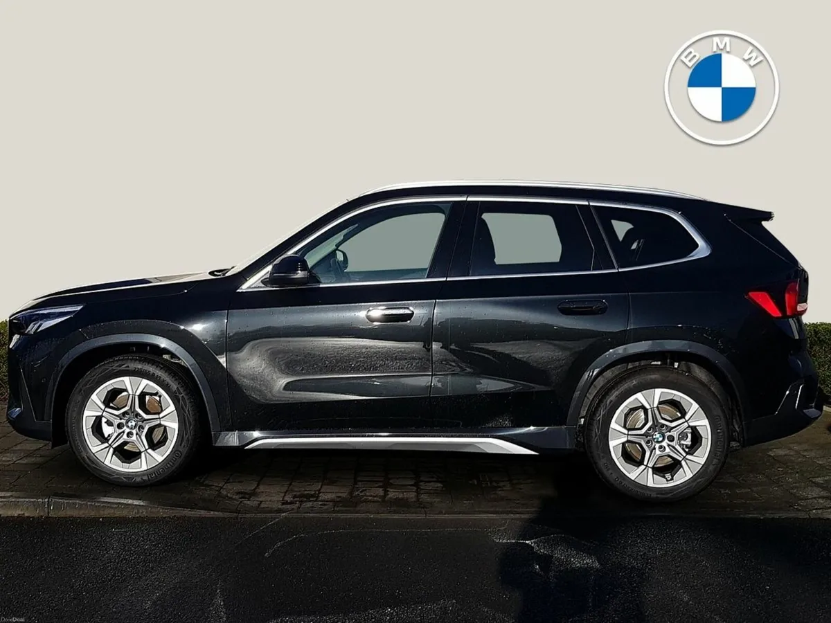 BMW iX1 eDrive20 xLine - Image 4