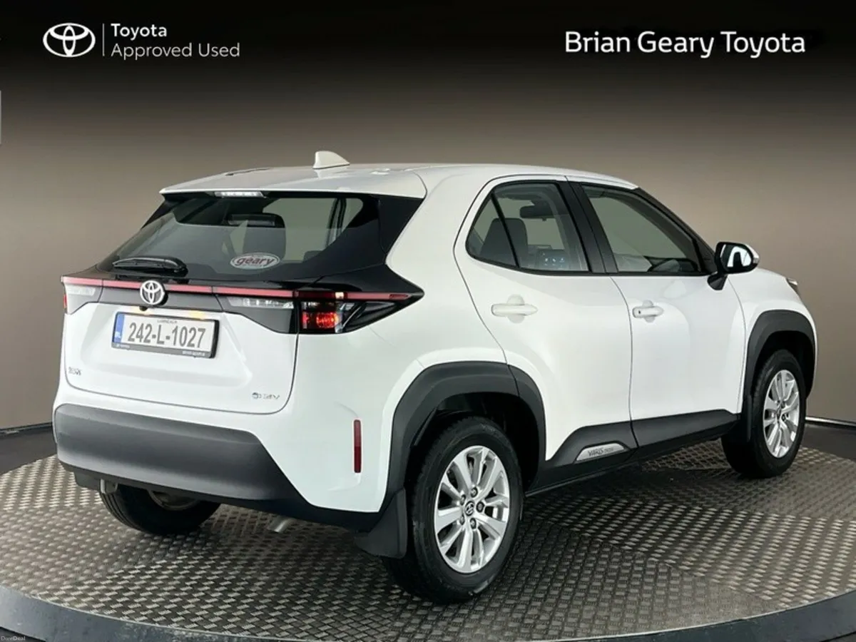 Toyota Yaris Cross LUNA Hybrid - Image 2