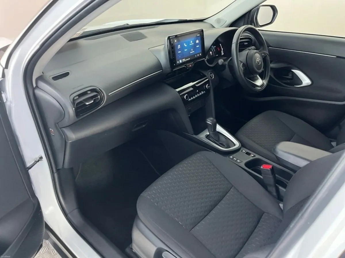 Toyota Yaris Cross LUNA Hybrid - Image 6
