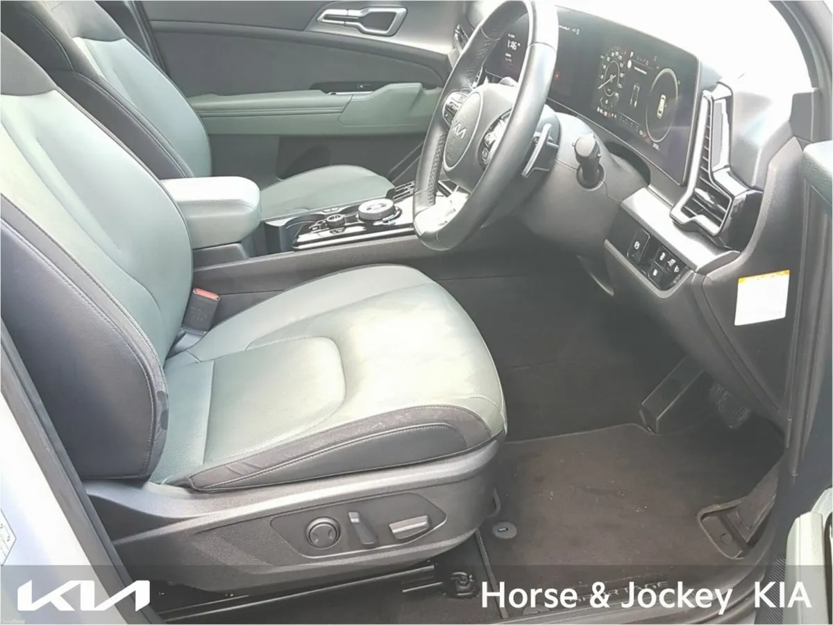 Kia Sportage Anniversary Edition Plug-in Hybrid - Image 3