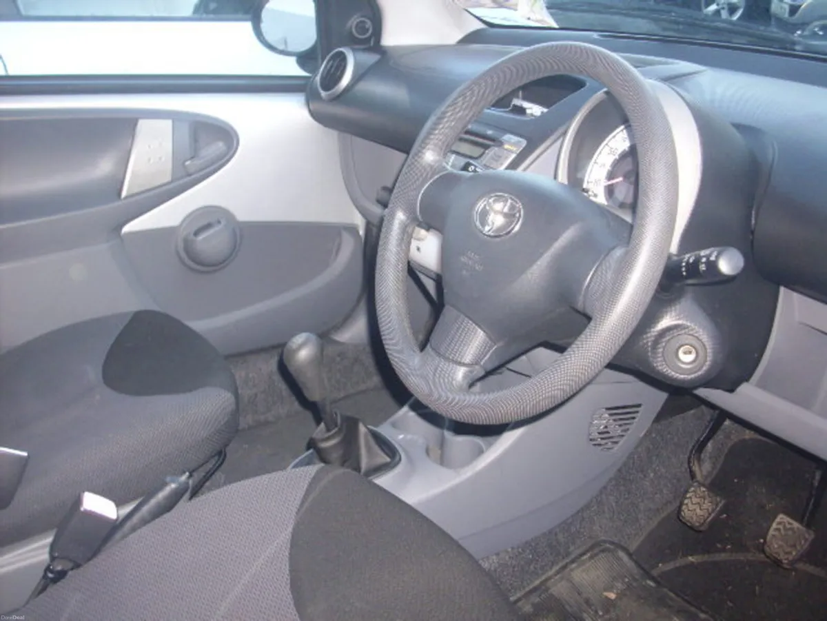 Toyota Aygo 1.0 5DR AURA - Image 2