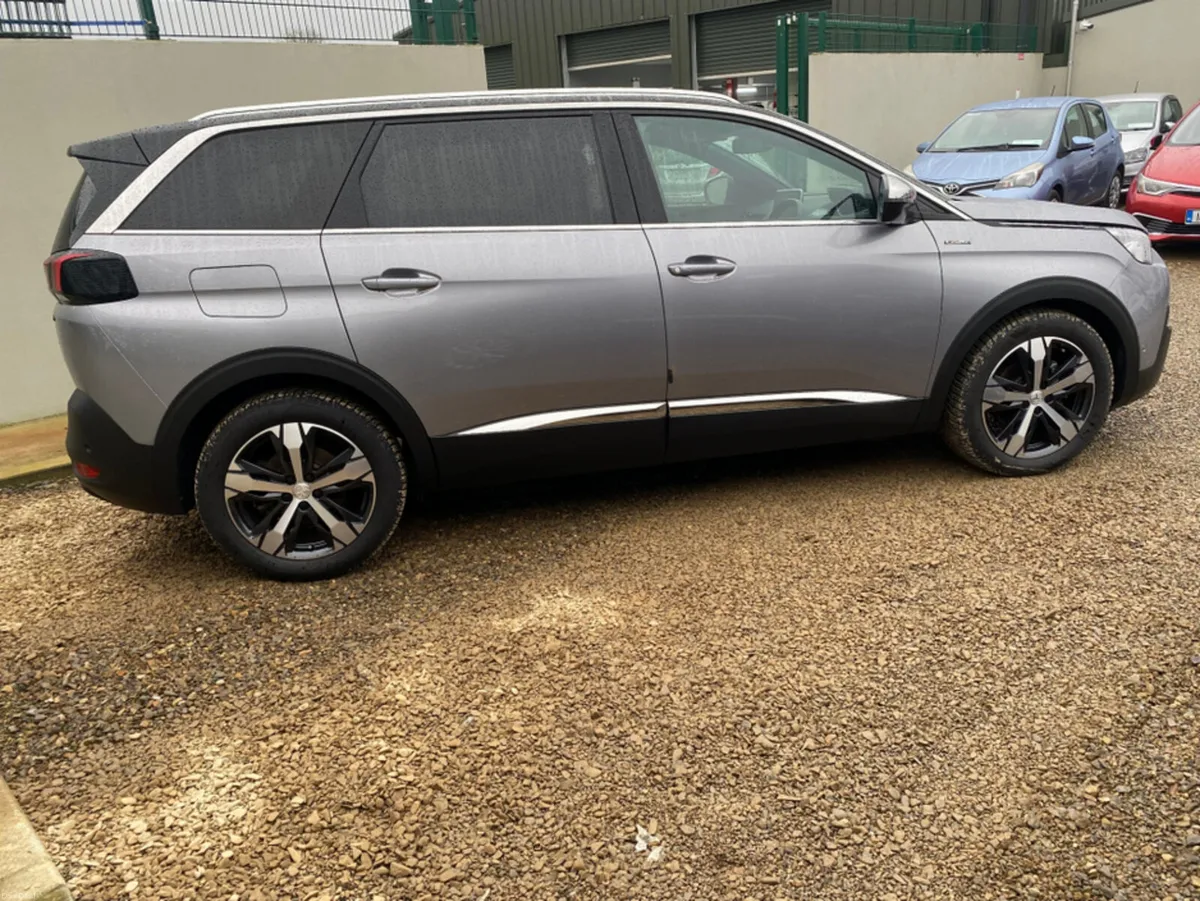 Peugeot 5008 2.0 HDI GT LINE AUTO - Image 4