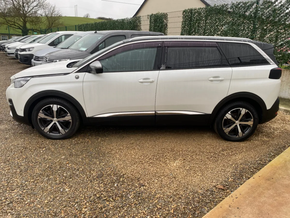 Peugeot 5008 2.0 HDI CROSS CITY  AUTO - Image 3