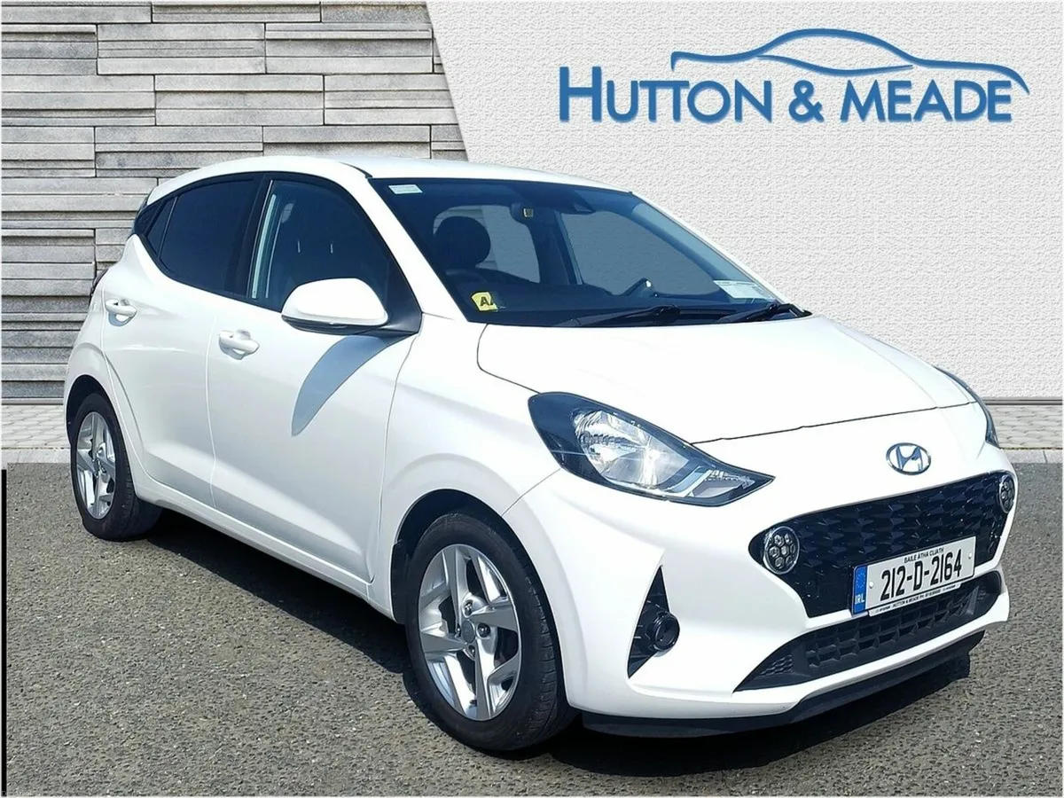 Hyundai i10 Delux 1.0 Petrol 5dr - Image 1