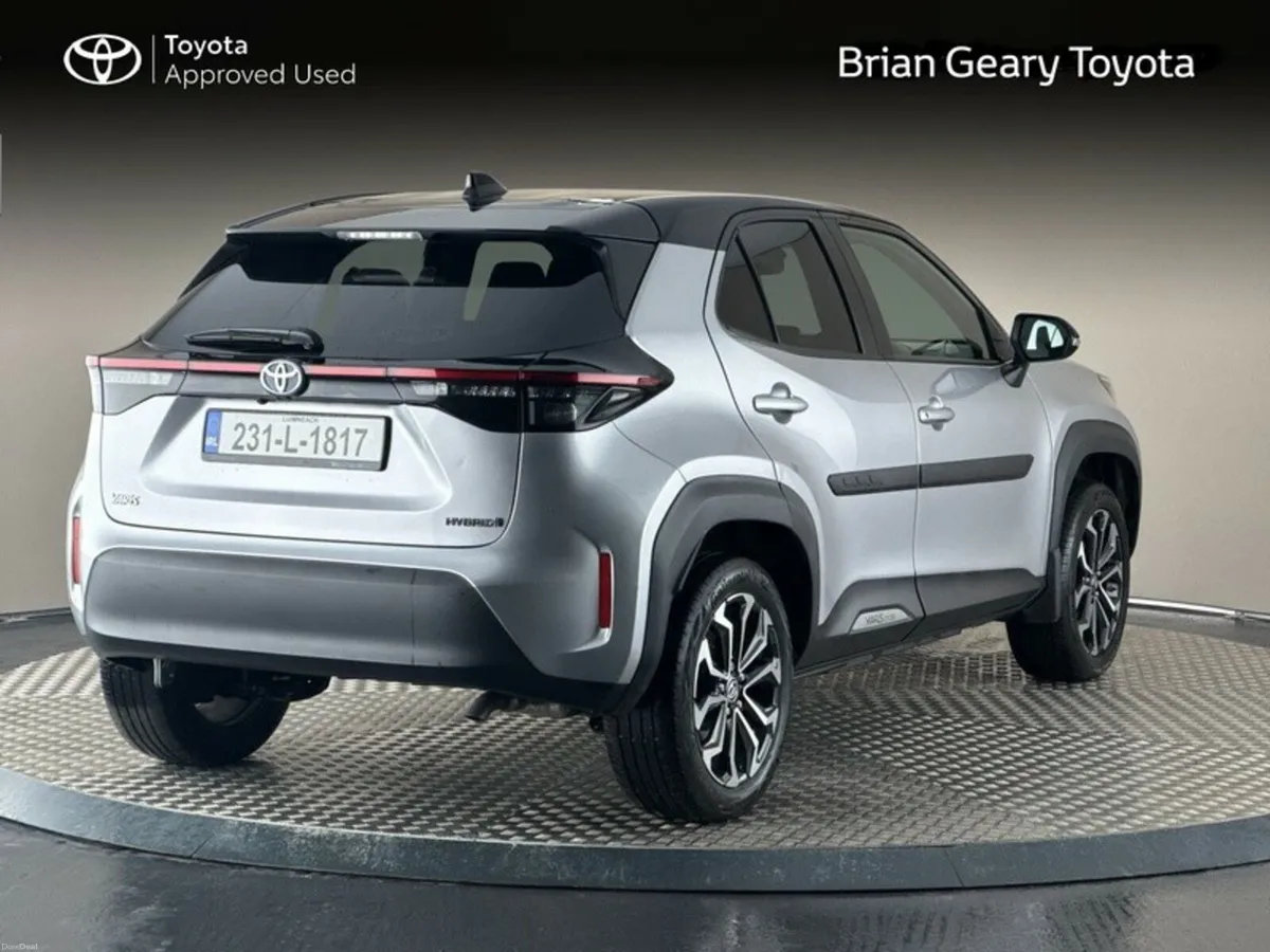 Toyota Yaris Cross HYBRID LUNA SPORT - Image 2