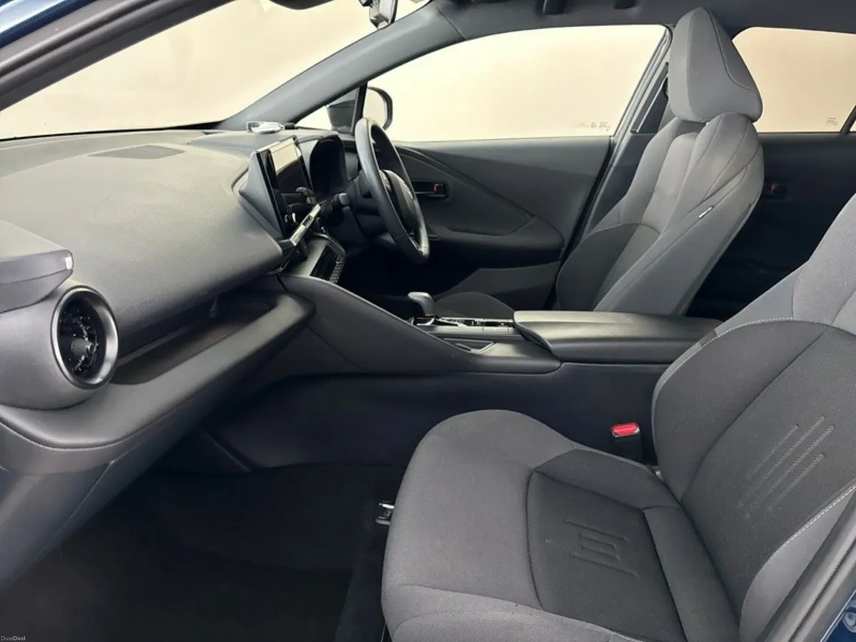 Toyota C-HR Hybrid Sport - Image 6
