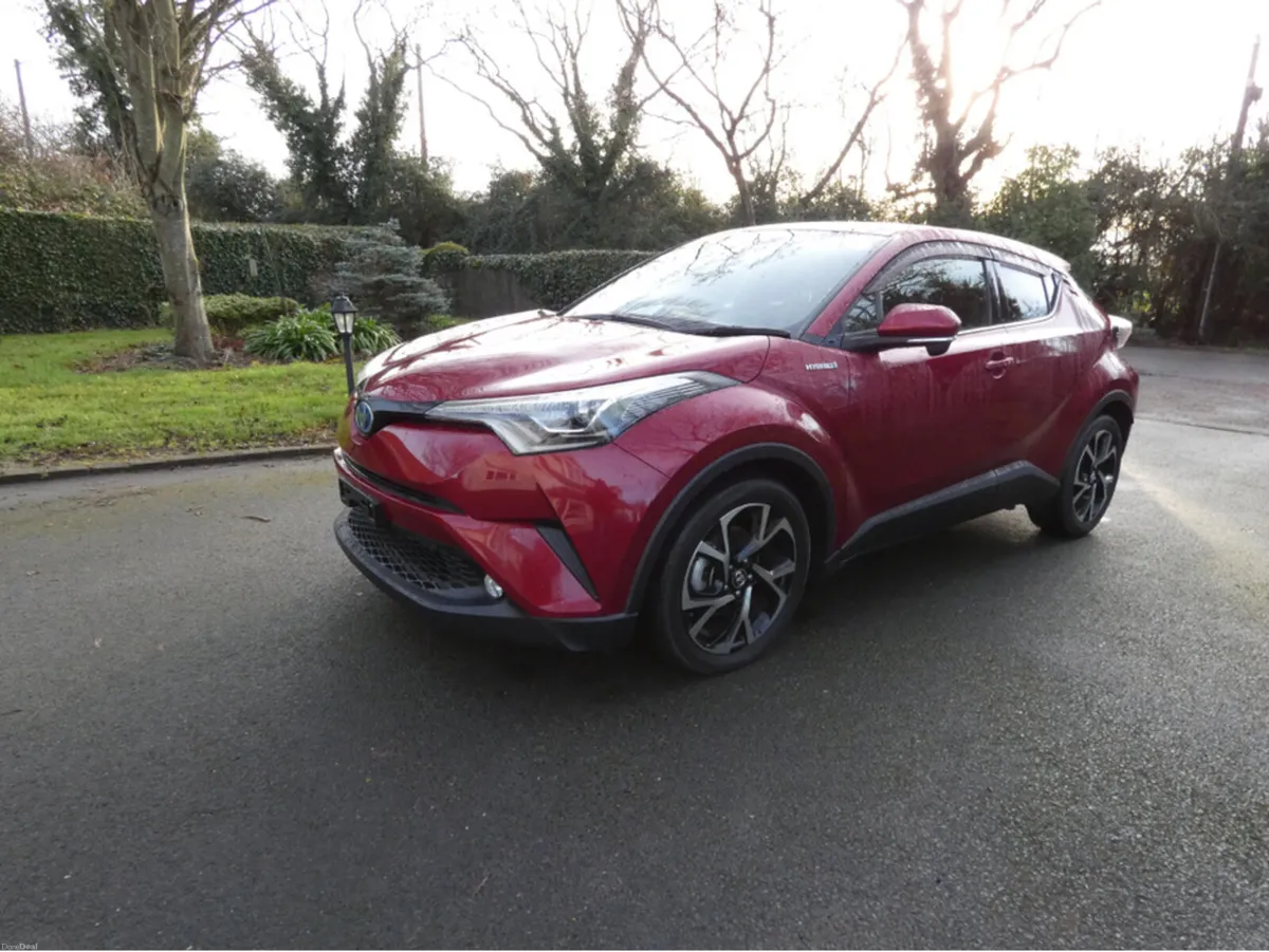 Toyota C-HR 1.8 AUTO HYBRID - Image 2