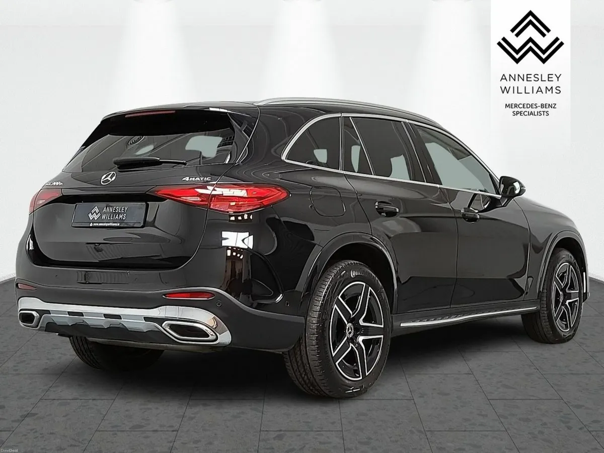 Mercedes-Benz GLC GLC300e AMG Line 4Matic - Image 6