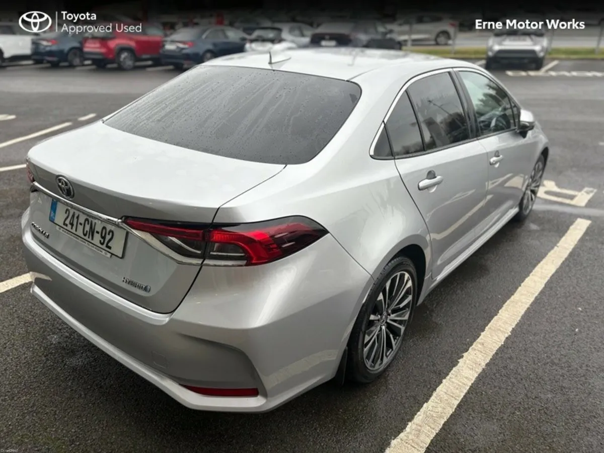 Toyota Corolla COROLLA LUNA SPORT SALOON - Image 2