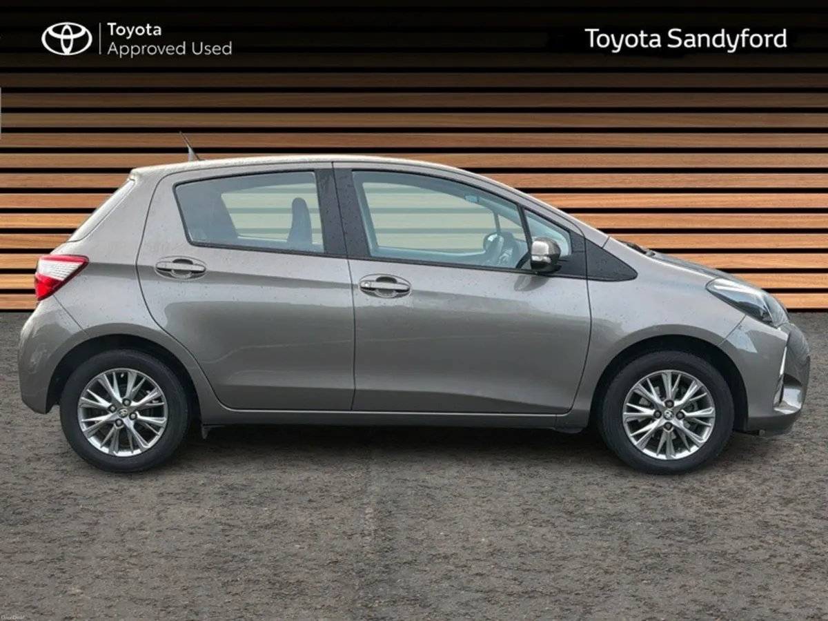 Toyota Yaris 1.0 5DR LUNA // REAR CAMERA // BLUETO - Image 3