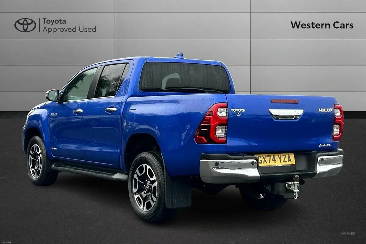 Toyota Hilux 2.4 D-4D Invincible Auto 4WD Euro 6 ( - Image 4
