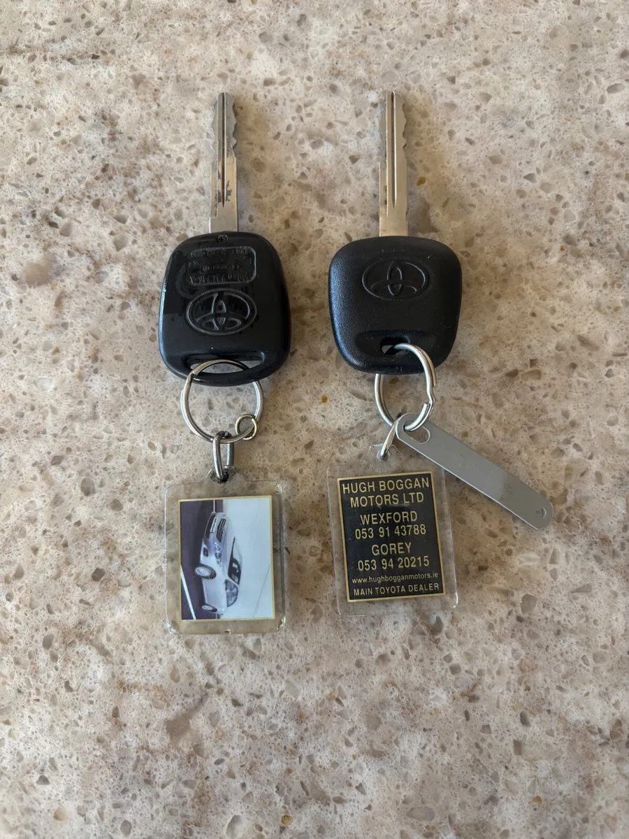 Toyota Yaris 2011 sport (1 lady owner from new) - Image 3