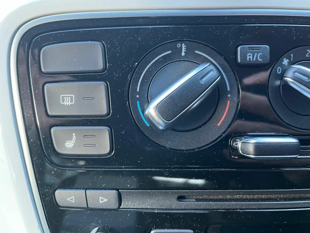 Volkswagen up! 2014 - Image 3